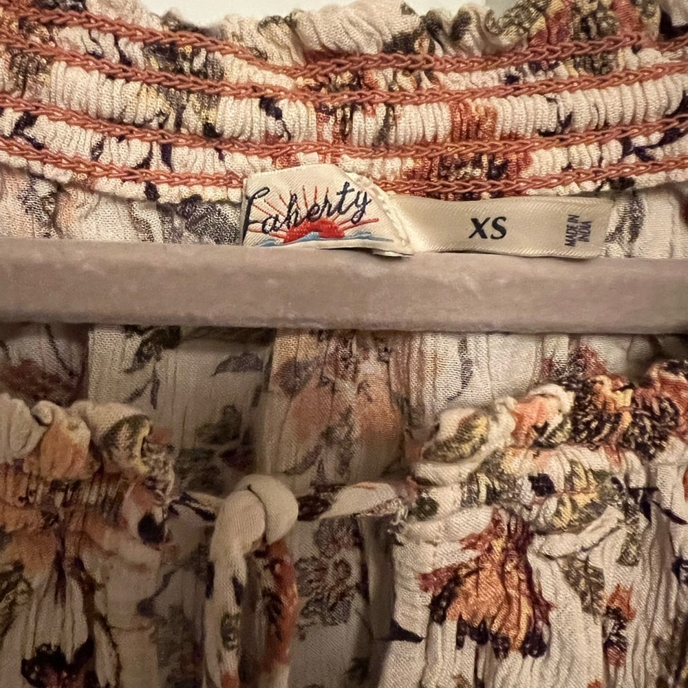 Faherty Emery Blouse Taos Floral Floral Relax Fit Romantic Women's XS - Picture 6 of 7